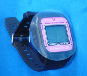 シルウオッチ腕時計型受信器ブラック＆ピンク