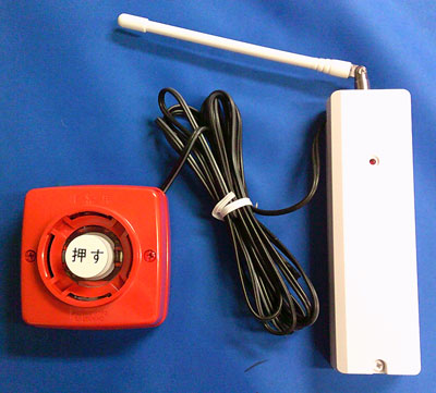 �ړ_�M�����͌^�������M�@�̒[�q��Ƀp�i�\�j�b�N�������tEK56��M���P�[�u���Őڑ�